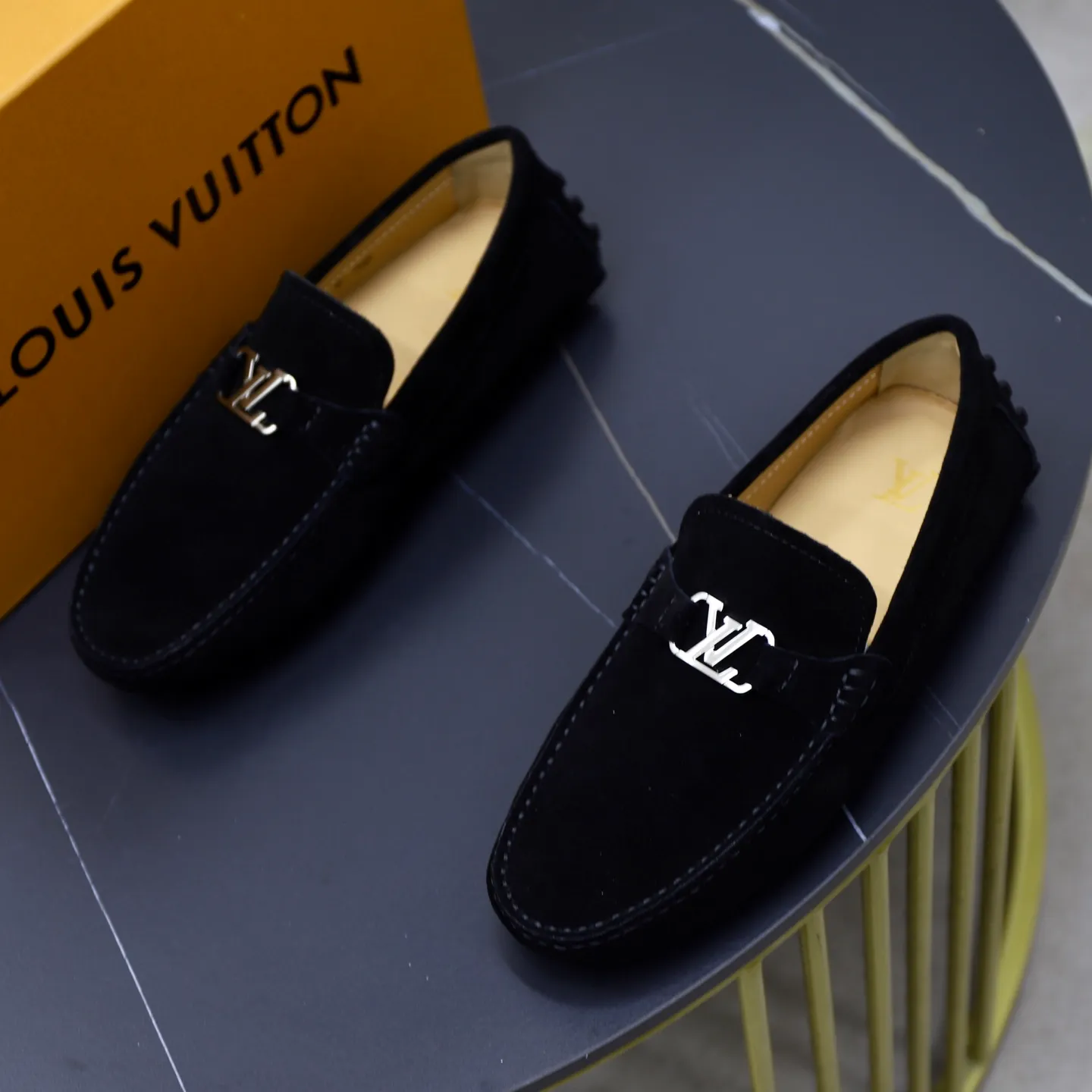Ex-factory price: 480💰【LV】Louis Vuitton ⚠️High-end men’s driving and pedal series ⚠️38-44 (customized for 45) ⚠️All original cowhide leather! Thick and soft! Made entirely of calfskin lining! The latest non-slip beanie sole! Three-dimensional package technology! Fashionable and classic! Handicrafts! Original high quality! Feel free to compare!